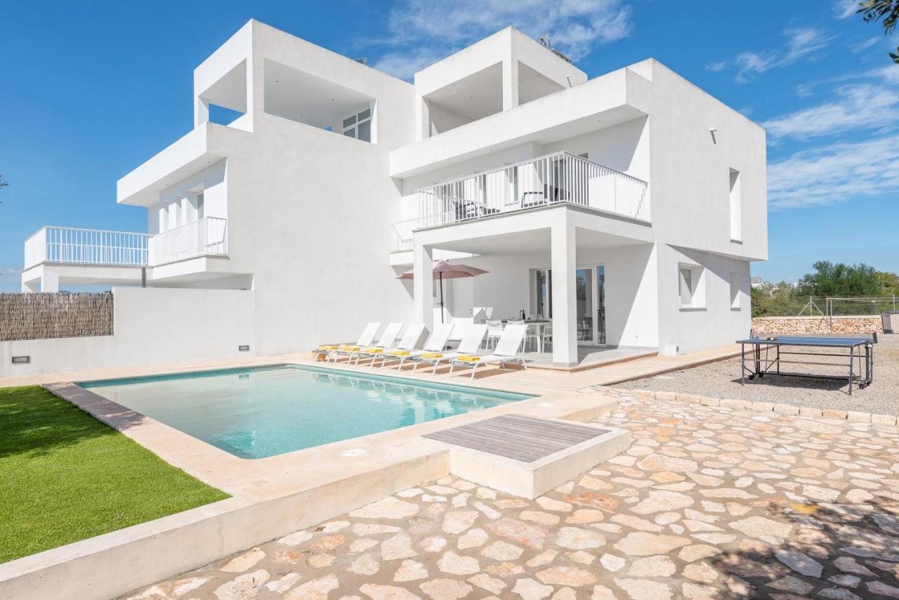Stunning Marianella Gris, Pool, Bbq, Ac, Free Wifi Vakantiehuis *